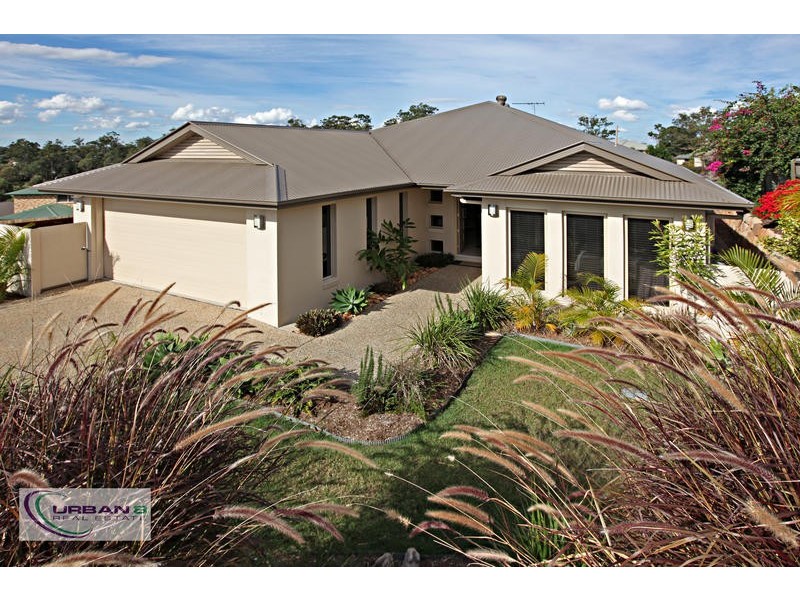 15 Grange Place, Bellbowrie QLD 4070